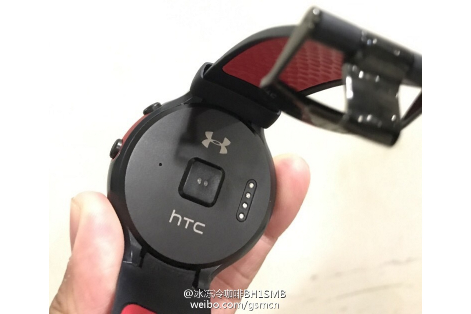 [FOTOS] Ist das die angebliche HTC Android Wear-Uhr?