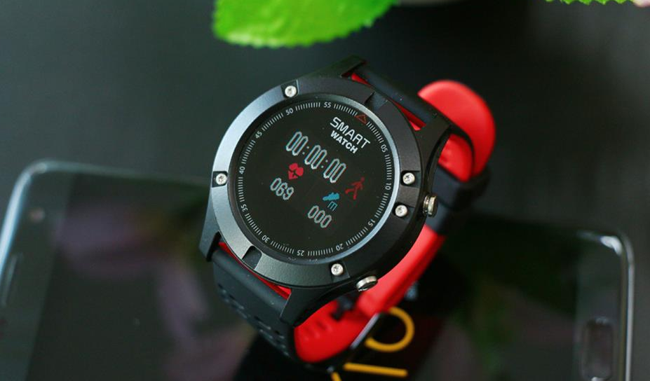 No.1 enthüllt No.1 F5 Smartband mit integriertem GPS + 25 Tage Standby-Zeit